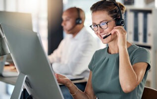 Femme en téléconsultation