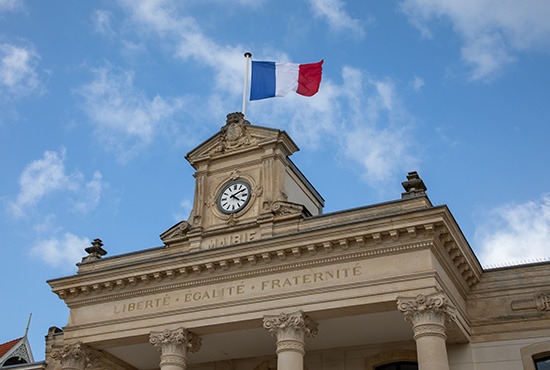 une maire d'une commune en France