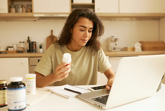 femme compléments alimentaires